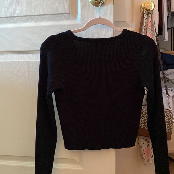 Brandy Melville sweater - Picture 2 of 3